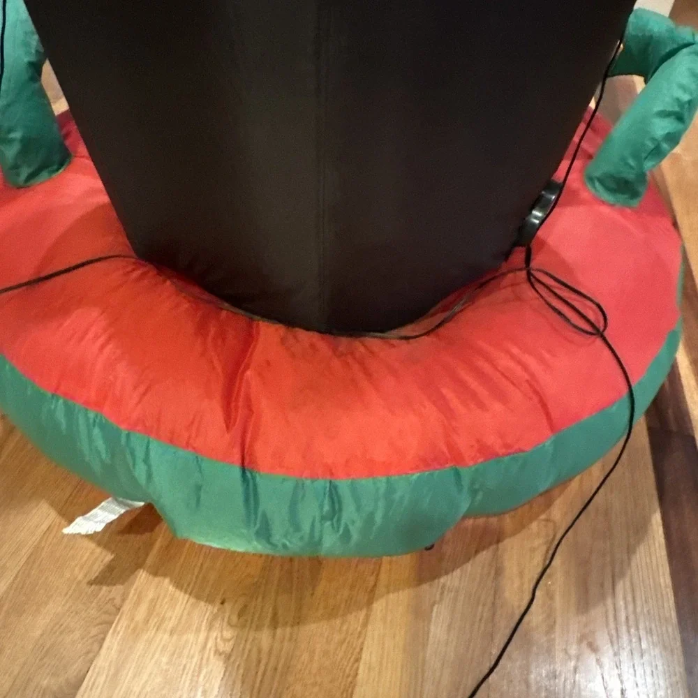 Gemmy Airblown Inflatable Penguins On‎ Tube 4 ft Christmas Holiday Yard Decor